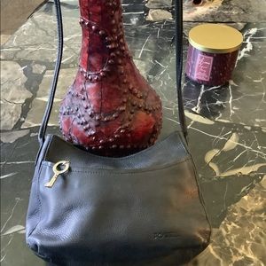 Fossil black leather slouch saddle crossbody bag 8x6